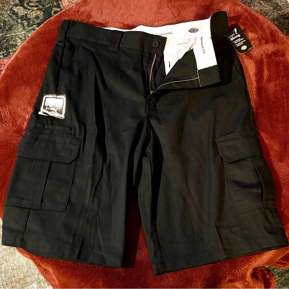 🎄Dickies NWT Black Cargo Work Shorts with Utility Pocket, 36